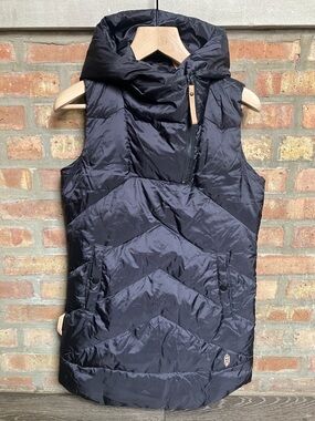 Indyeva Selimut down insulated vest.